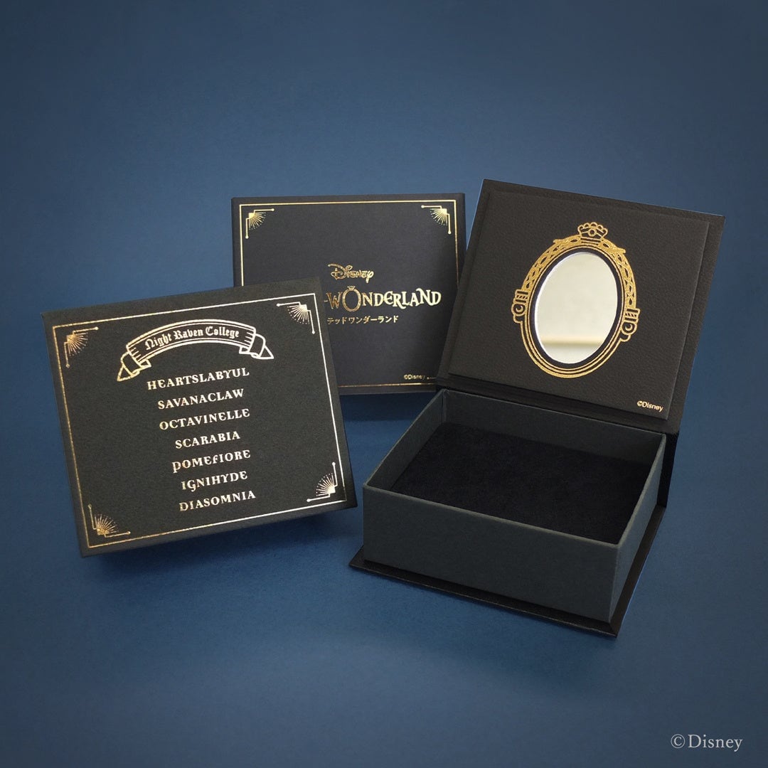 7寮の名前が箔押しされたミラー付きジュエリーボックス